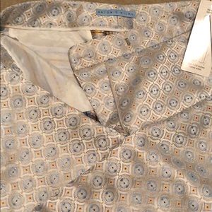 Below waist skinny leg